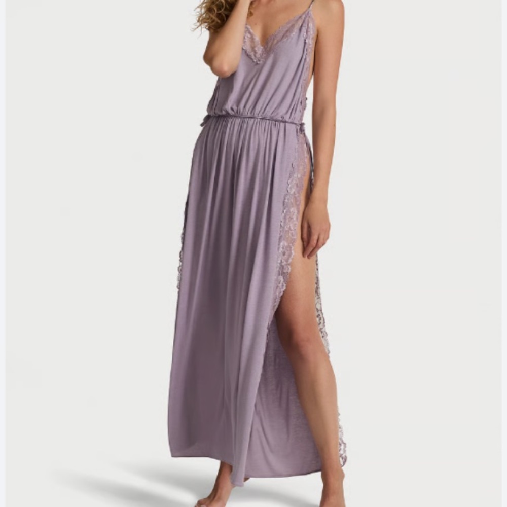 Victoria's Secret Soft Purple/Lavender Lace Long Nightdown Dress Medium NEW
